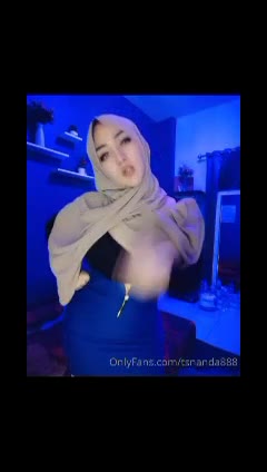 Viral Tante Indo hijab Daster Biru Pamer Nenen Di Ruang Gaming 2025 New