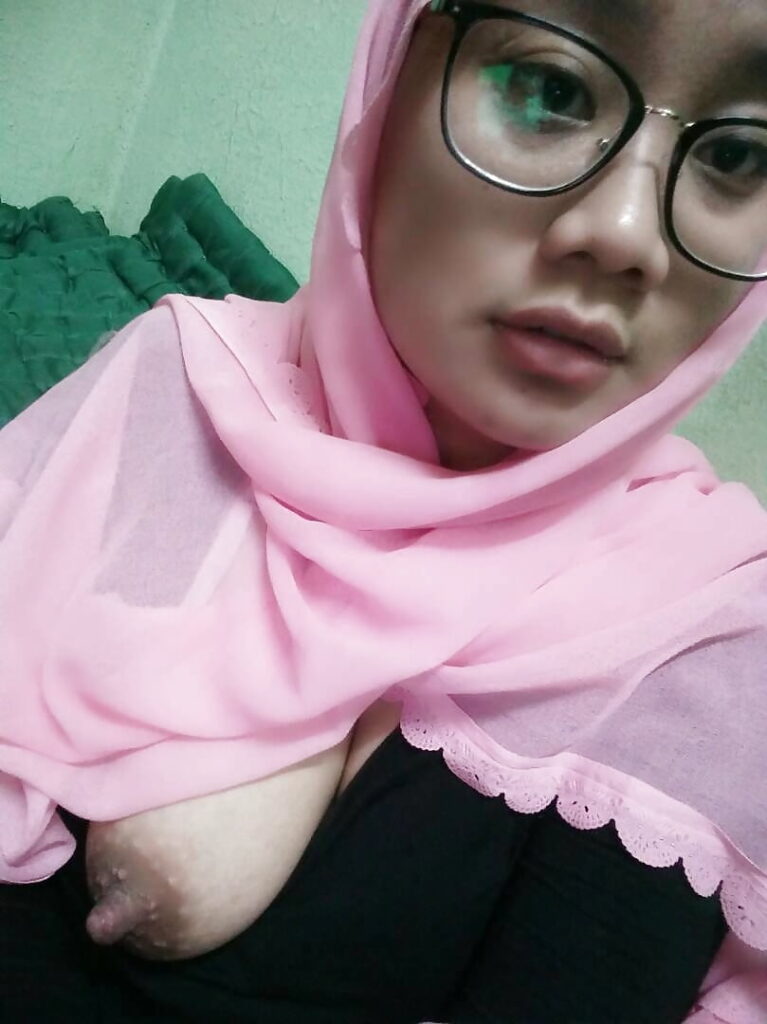 Ibu Guru Viral Jilbab Kacamata Gak Bisa Tahan Godaan Nekat Pamerin m3m3K Mulus New